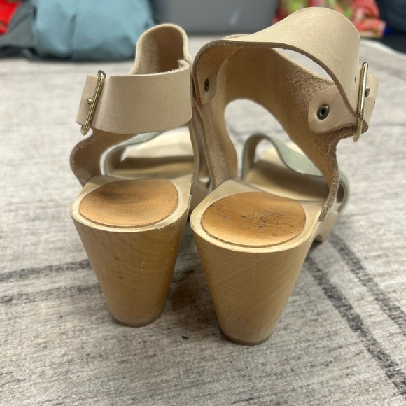 BRYR Miranda Peep Toe Mid-heel in Taupe & Gold- Size 38 - Picture 4 of 7